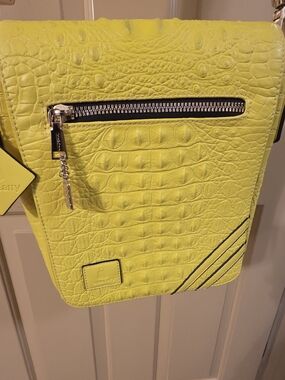 TOTE & CARRY Yellow Croc-Embossed Crossbody Bag